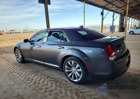 2015 Chrysler 300C z USA, uszkodzony, nr VIN 2C3CCAEG5FH864390